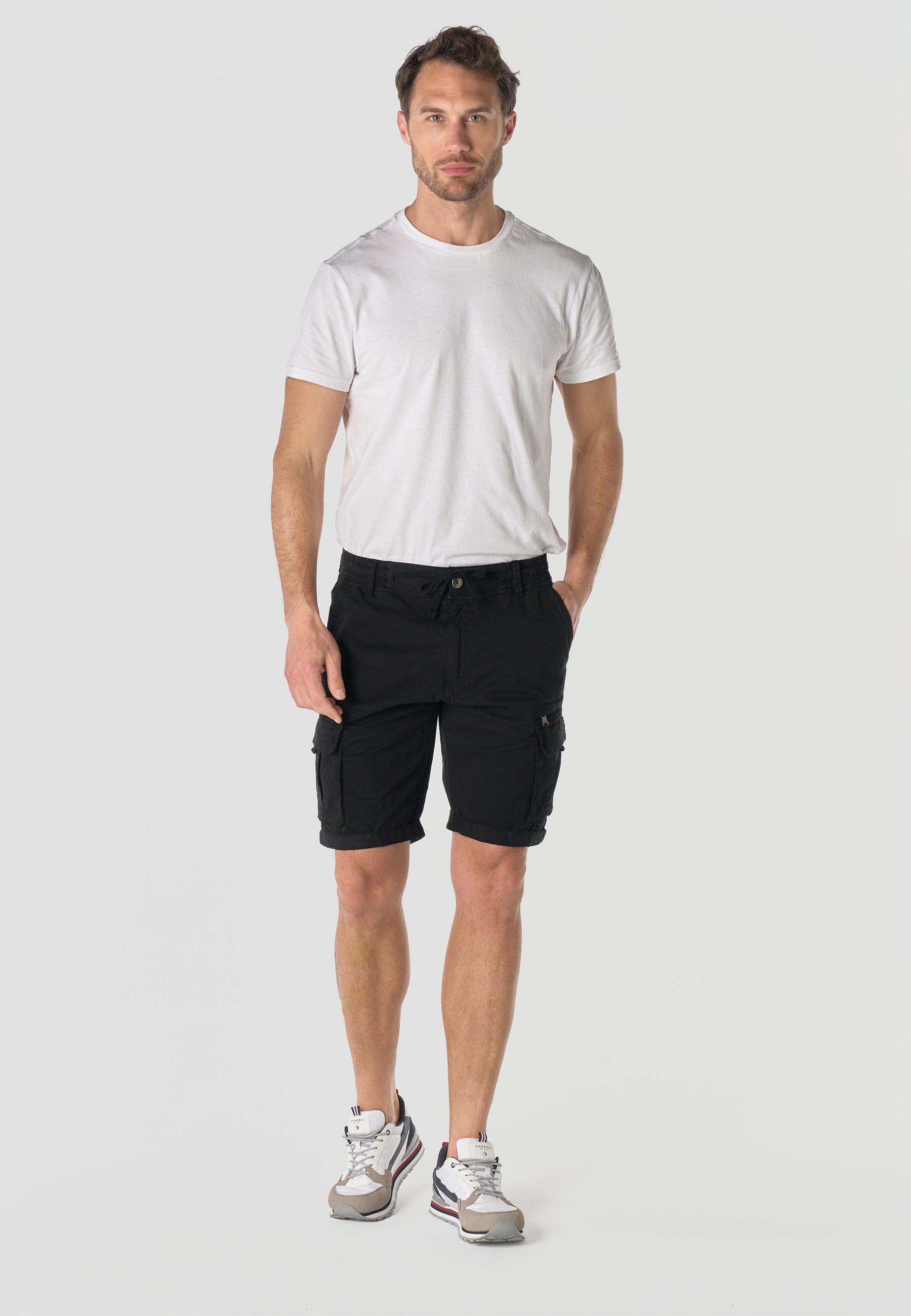 Men's relaxed cotton cargo