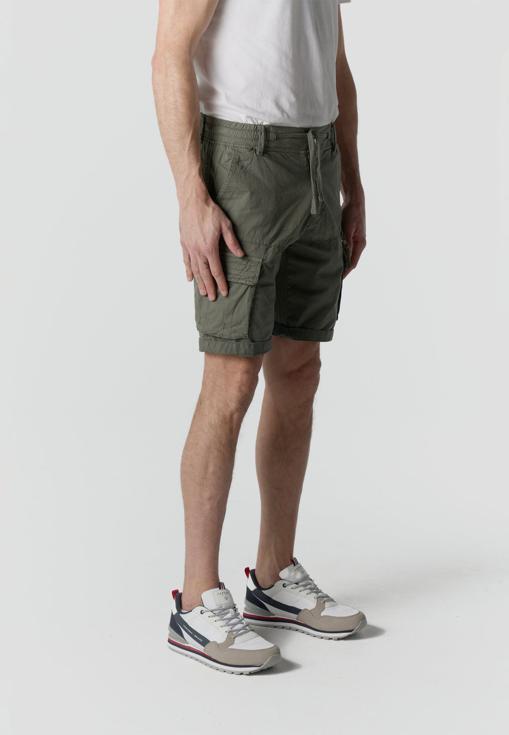 Relaxed cotton cargo shorts for men khaki - Koroshi 2611PS12