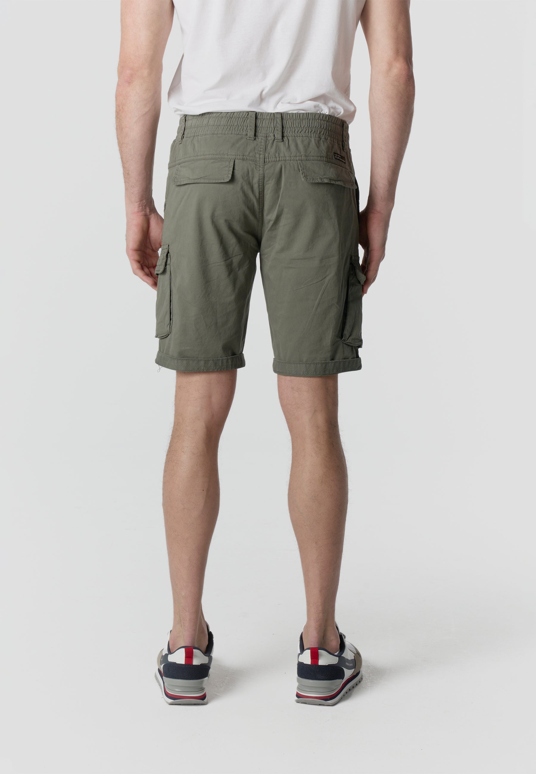 Relaxed cotton cargo shorts for men khaki - Koroshi 2611PS12