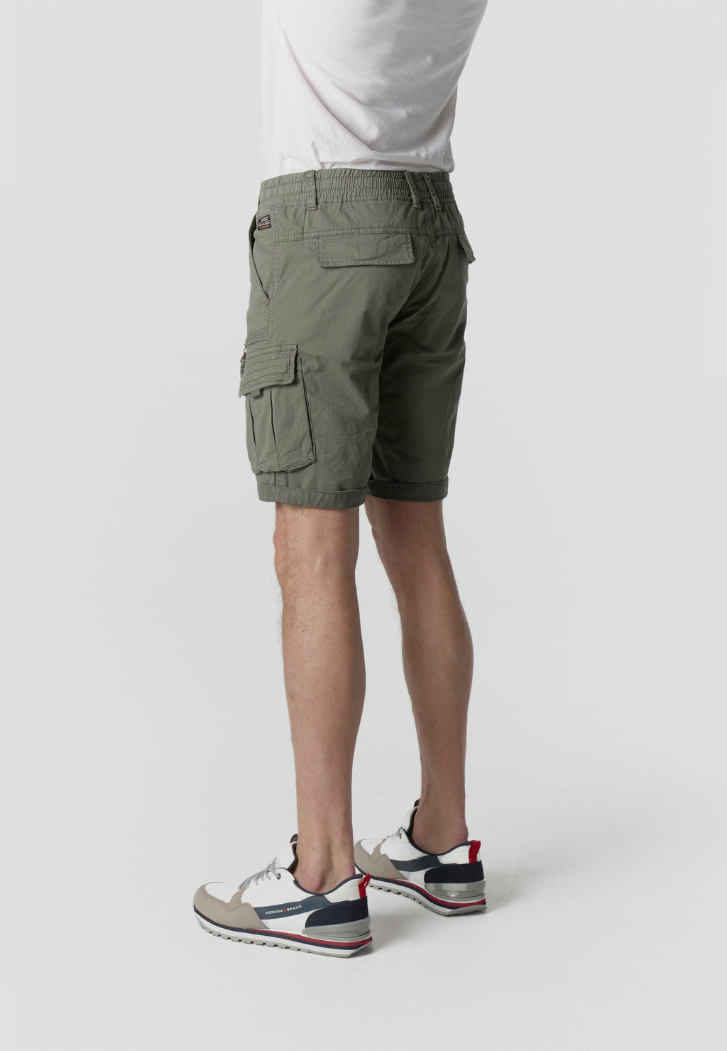 Relaxed cotton cargo shorts for men khaki - Koroshi 2611PS12