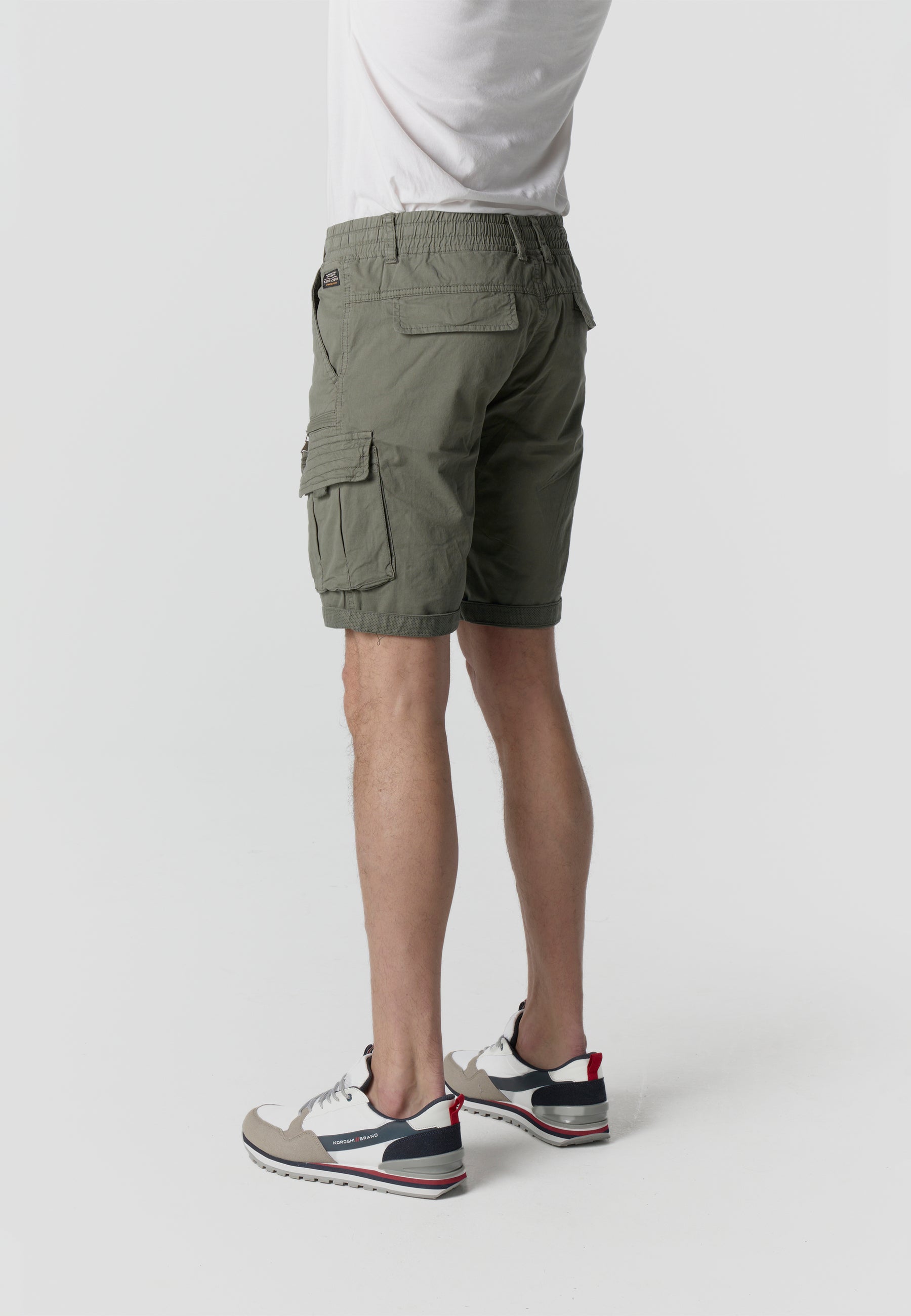 Relaxed cotton cargo shorts for men khaki - Koroshi 2611PS12