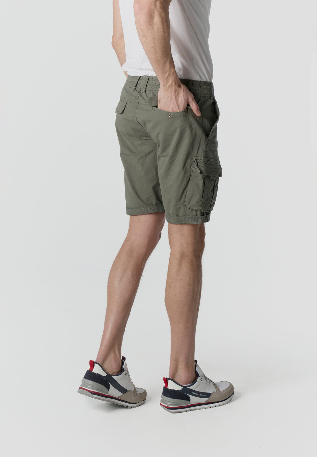 Relaxed cotton cargo shorts for men khaki - Koroshi 2611PS12