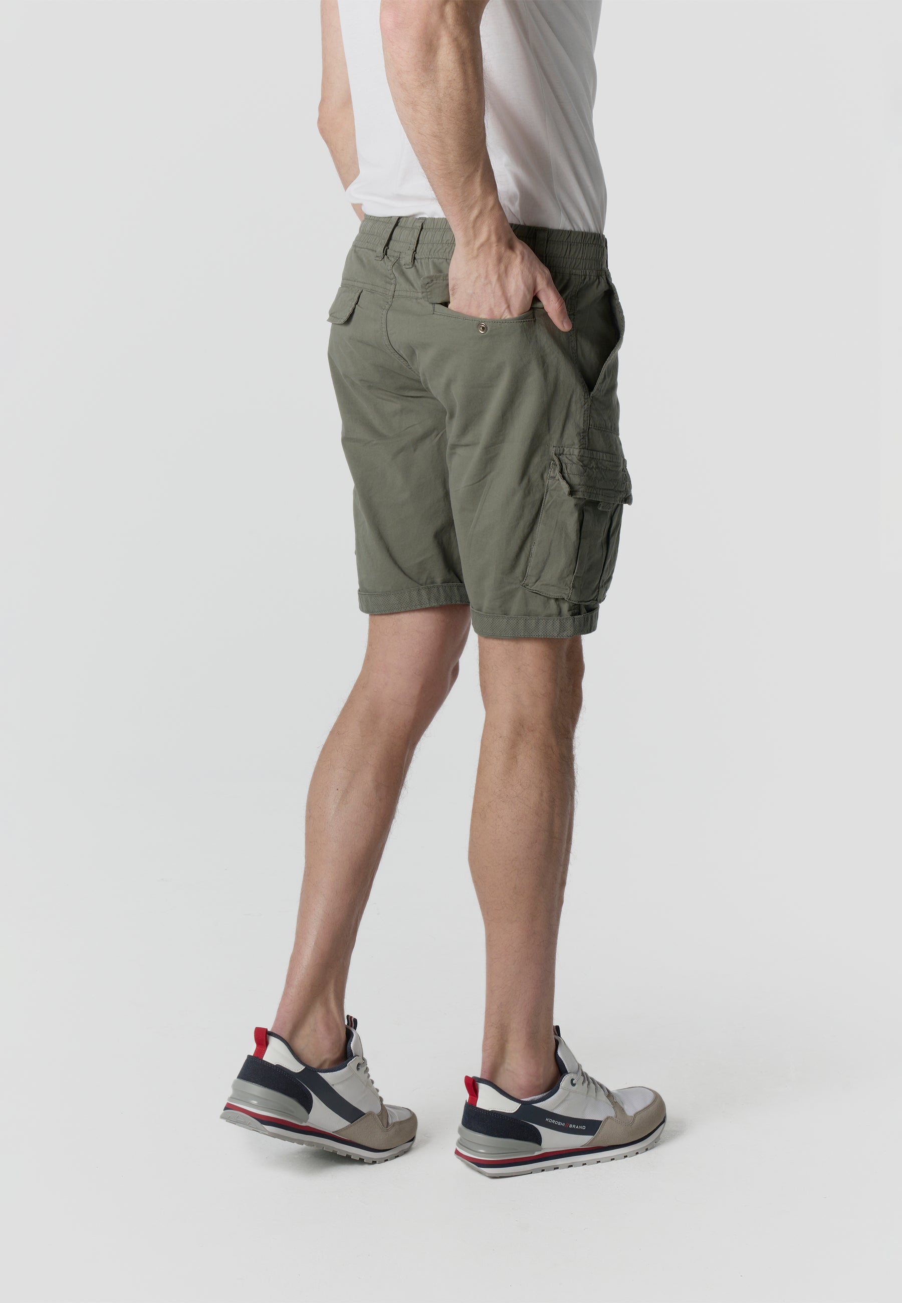 Relaxed cotton cargo shorts for men khaki - Koroshi 2611PS12