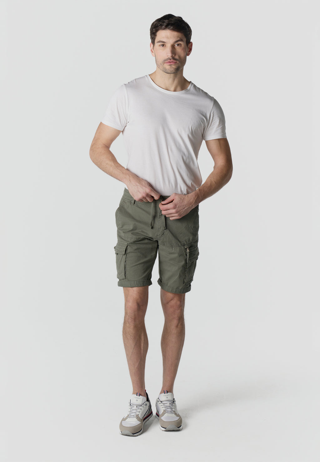 Relaxed cotton cargo shorts for men khaki - Koroshi 2611PS12