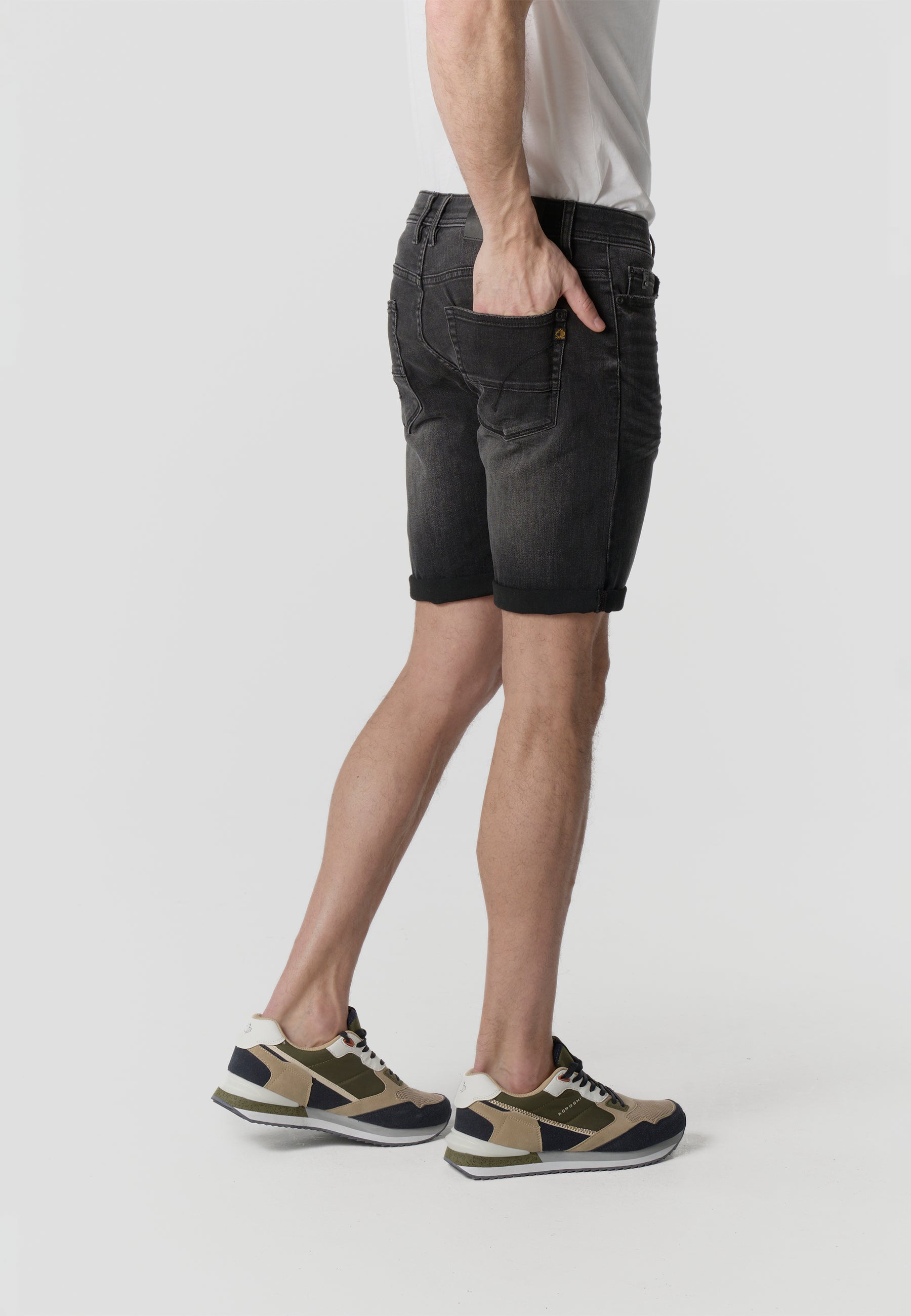 Men's regular denim jeans