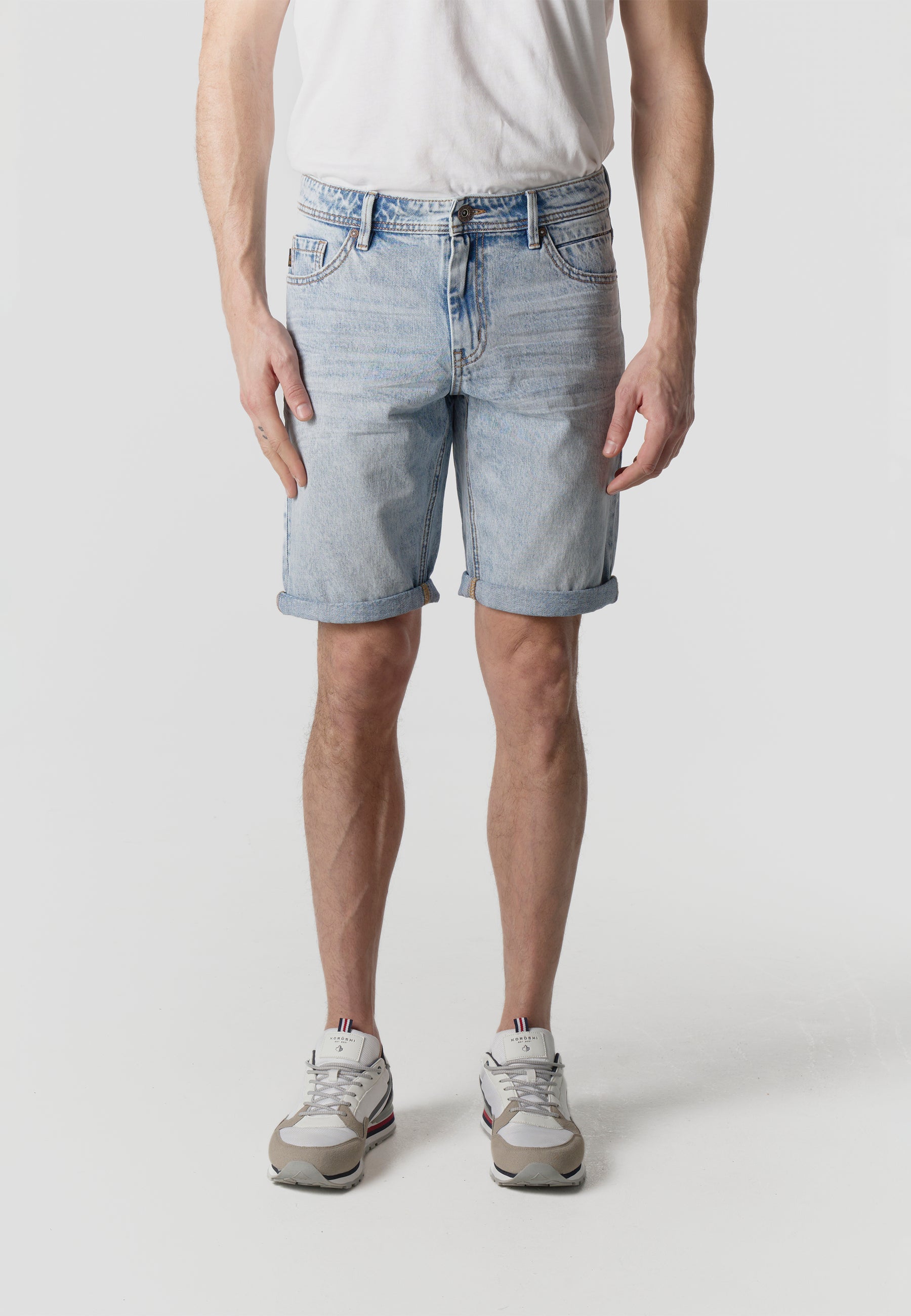 Men's relaxed denim jeans