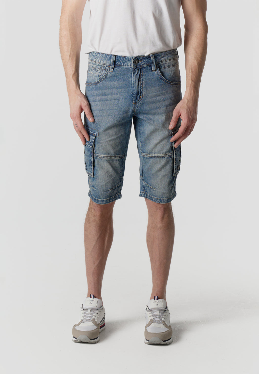 Men's relaxed cargo denim jeans