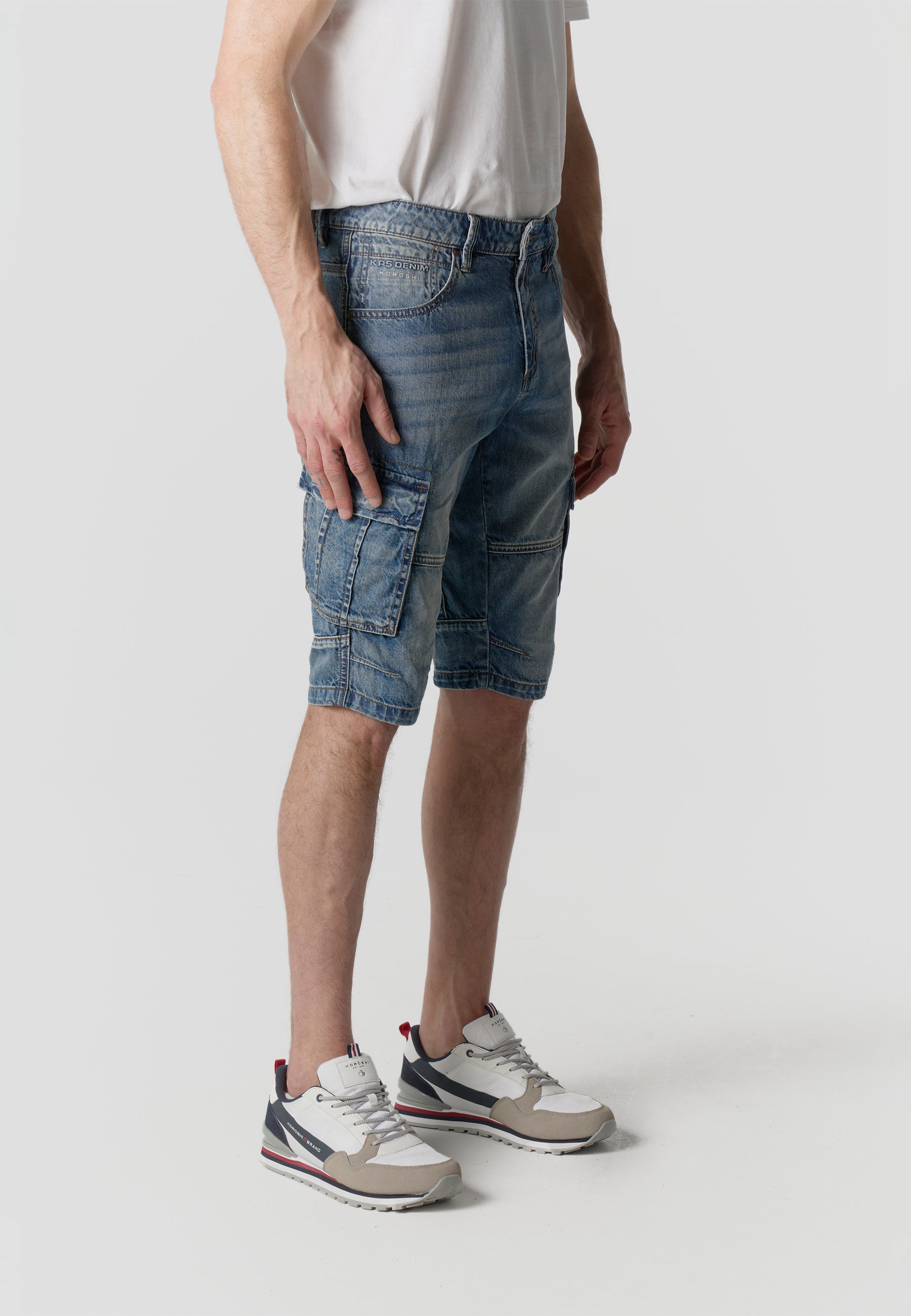 Men's relaxed cargo denim jeans