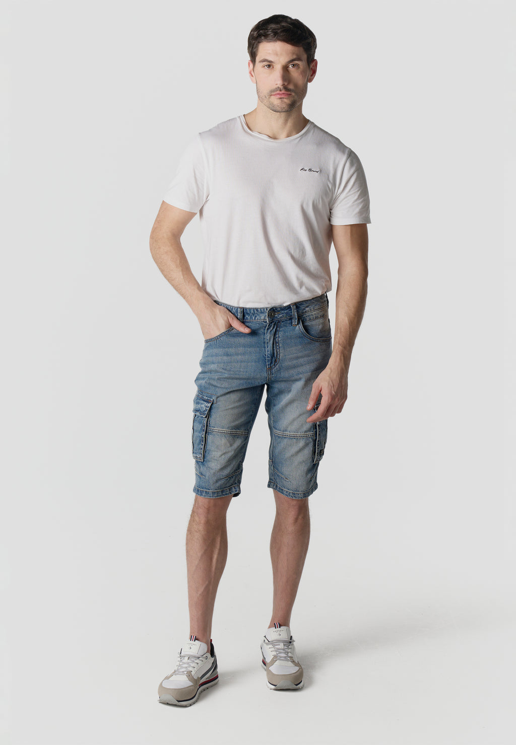 Men's relaxed cargo denim jeans
