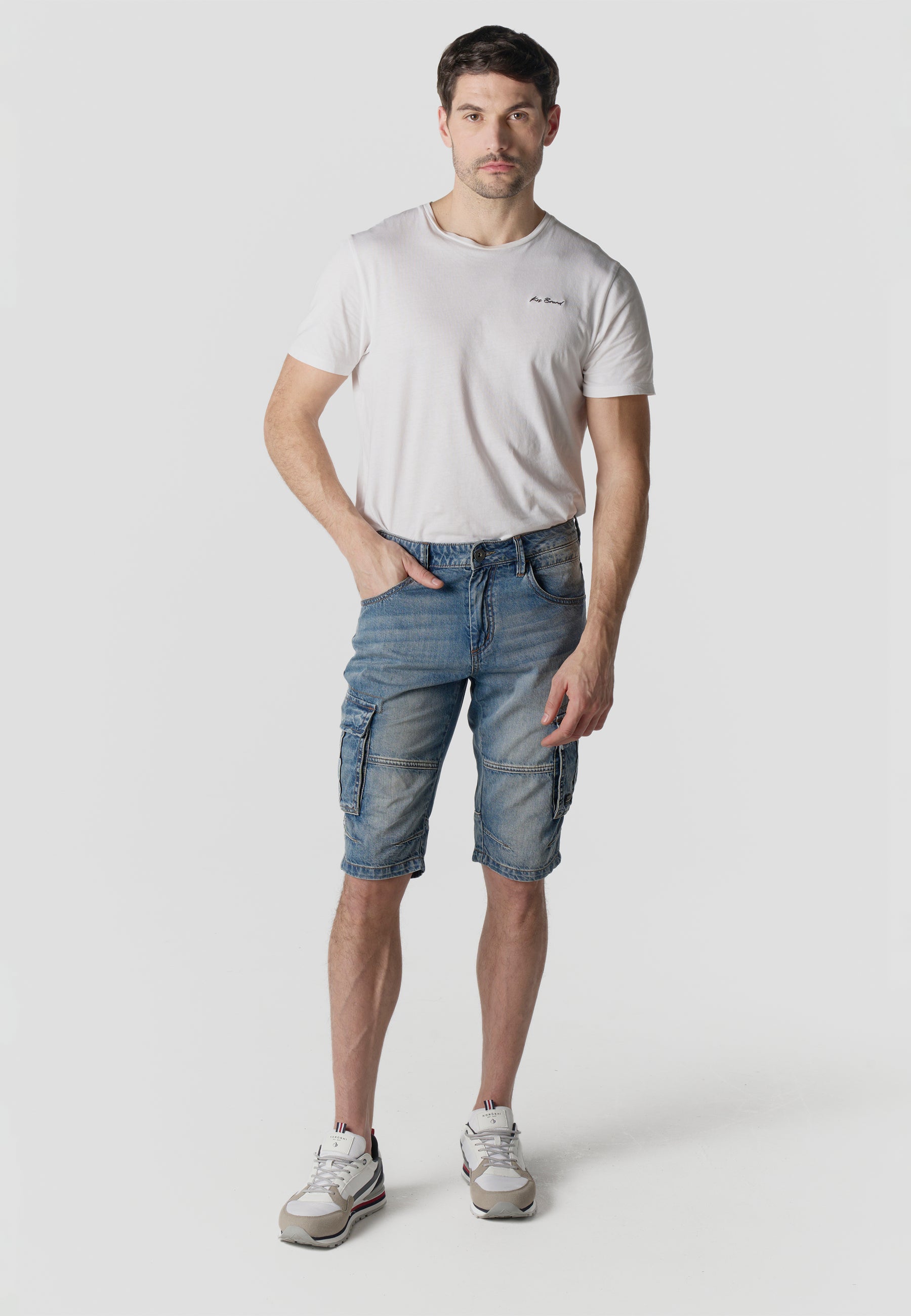 Men's relaxed cargo denim jeans