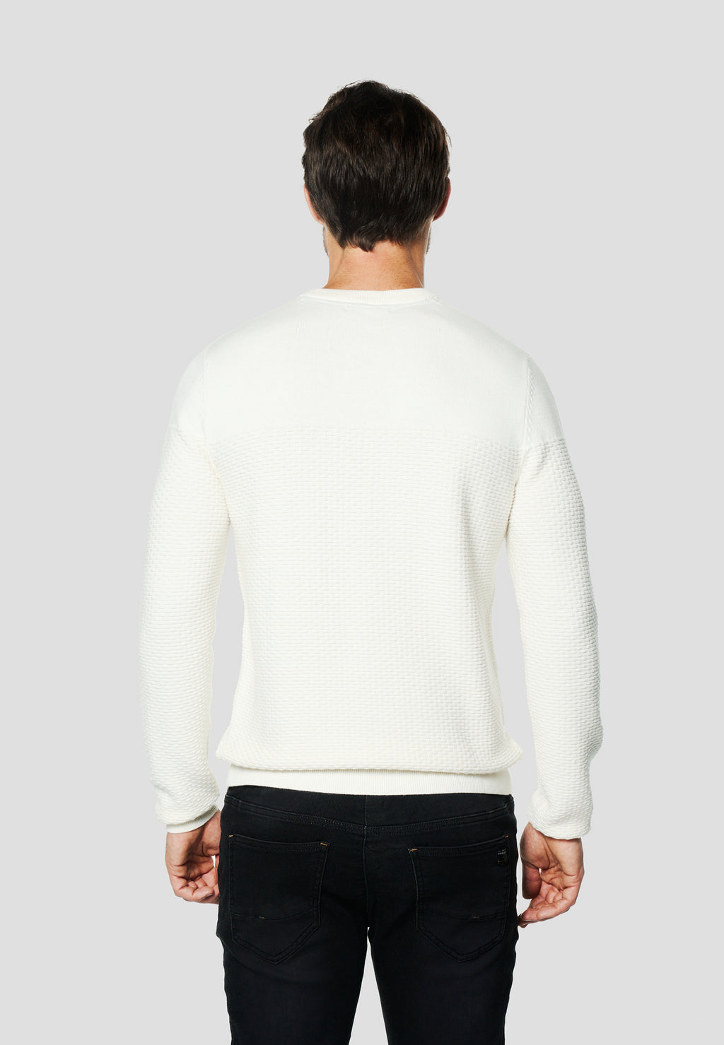 Ecrufarbener strukturierter Strickpullover für Herren mit Rundhalsausschnitt – Koroshi 2611TR24