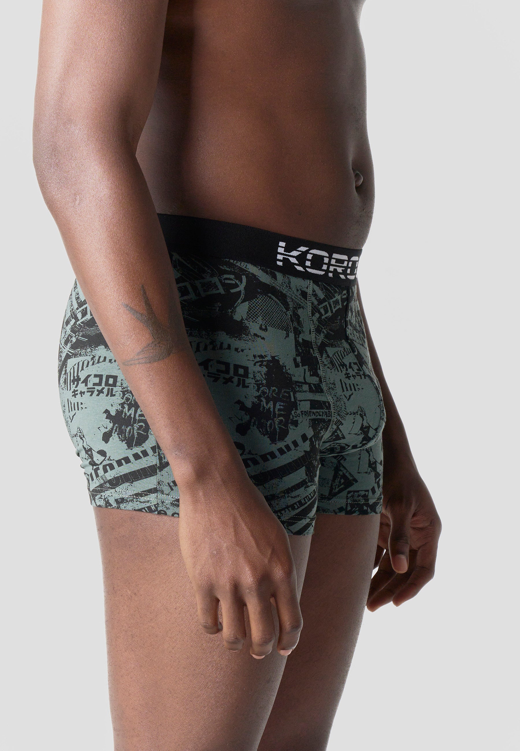 2611UN03-000323-2611UN03_000323_2