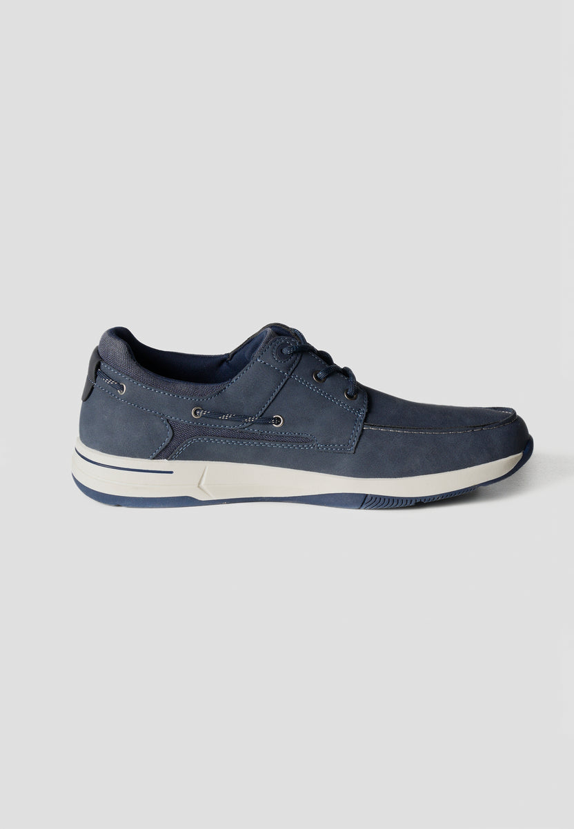 Sports shoes