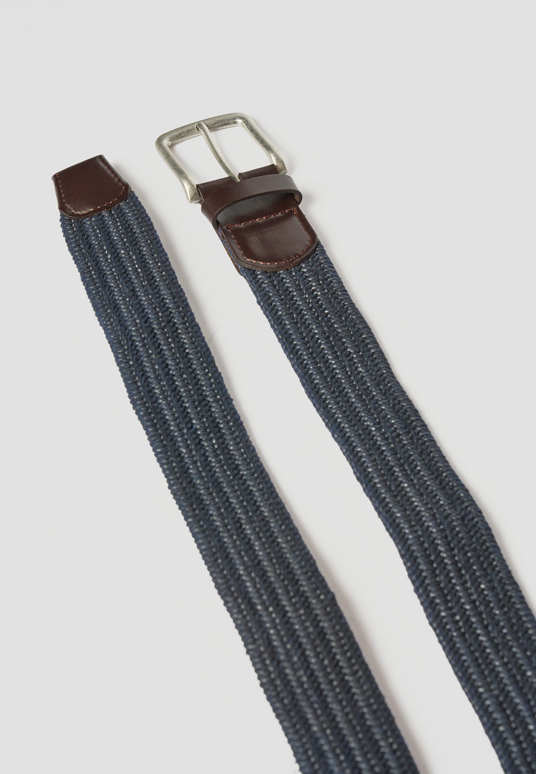 Elastic belt