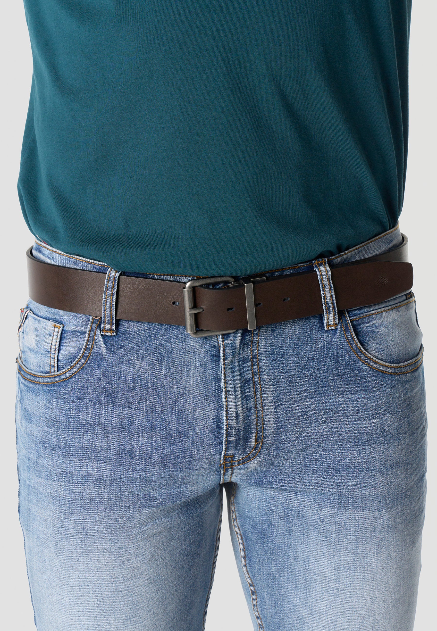 Reversible belt