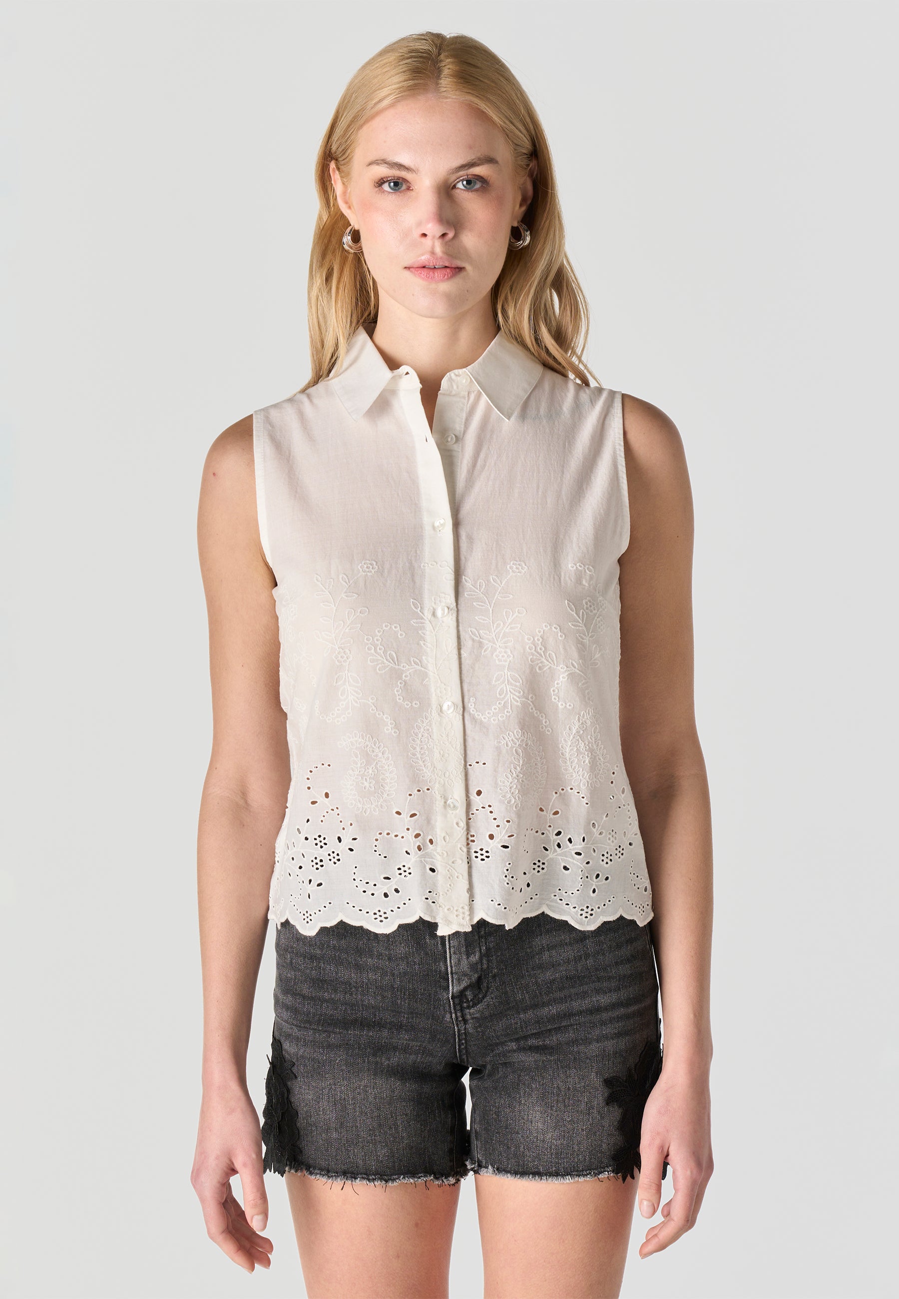 Women's Embroidered Short Sleeve Shirt