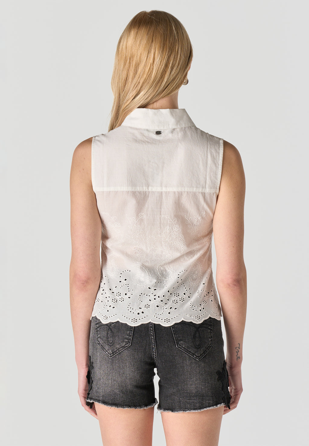 Women's Embroidered Short Sleeve Shirt