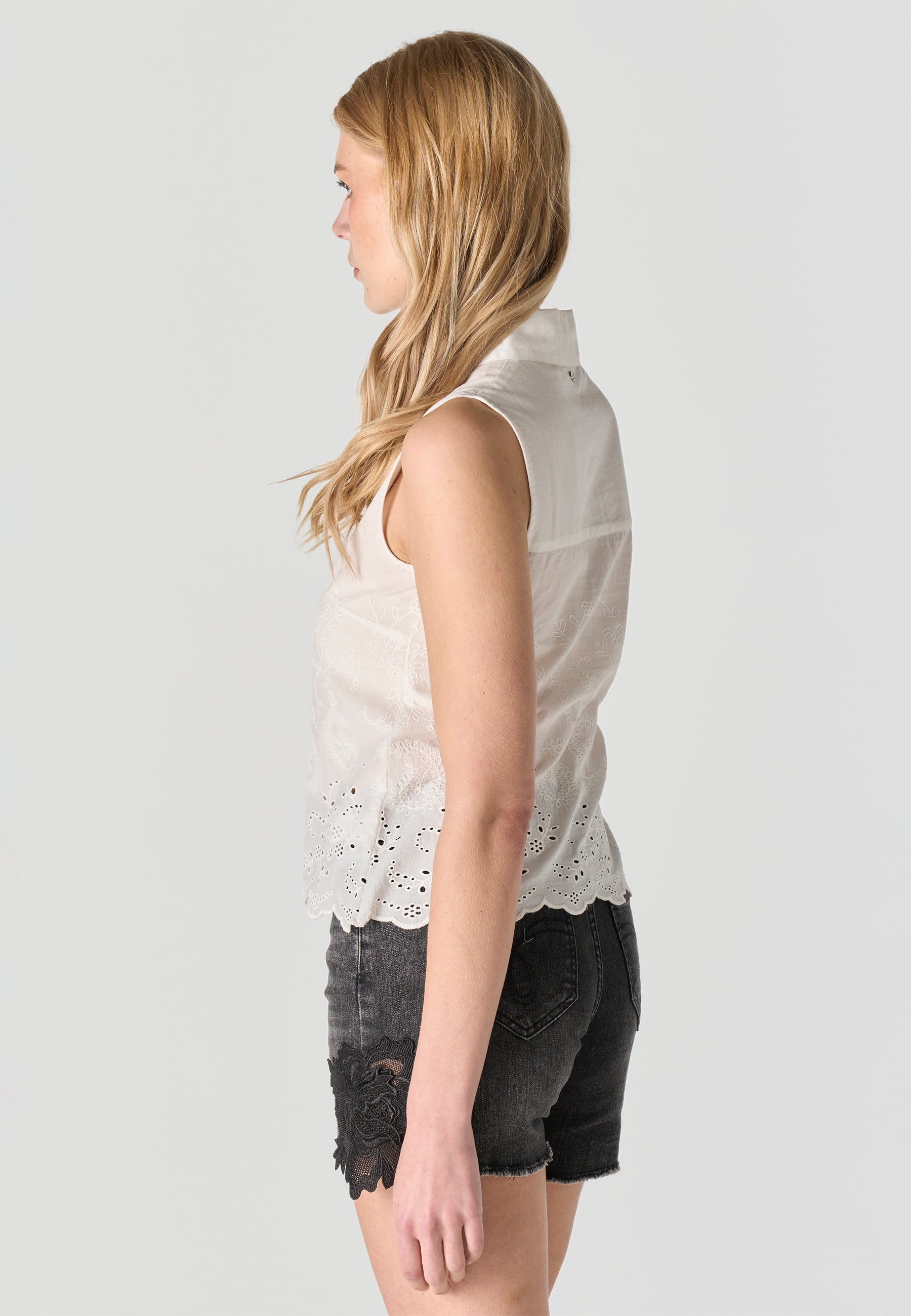 Women's Embroidered Short Sleeve Shirt
