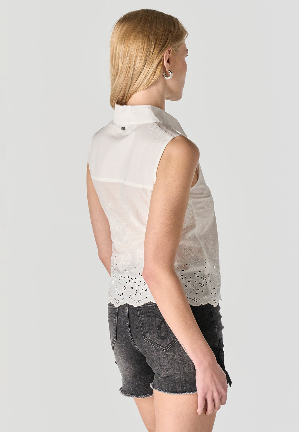 Women's Embroidered Short Sleeve Shirt