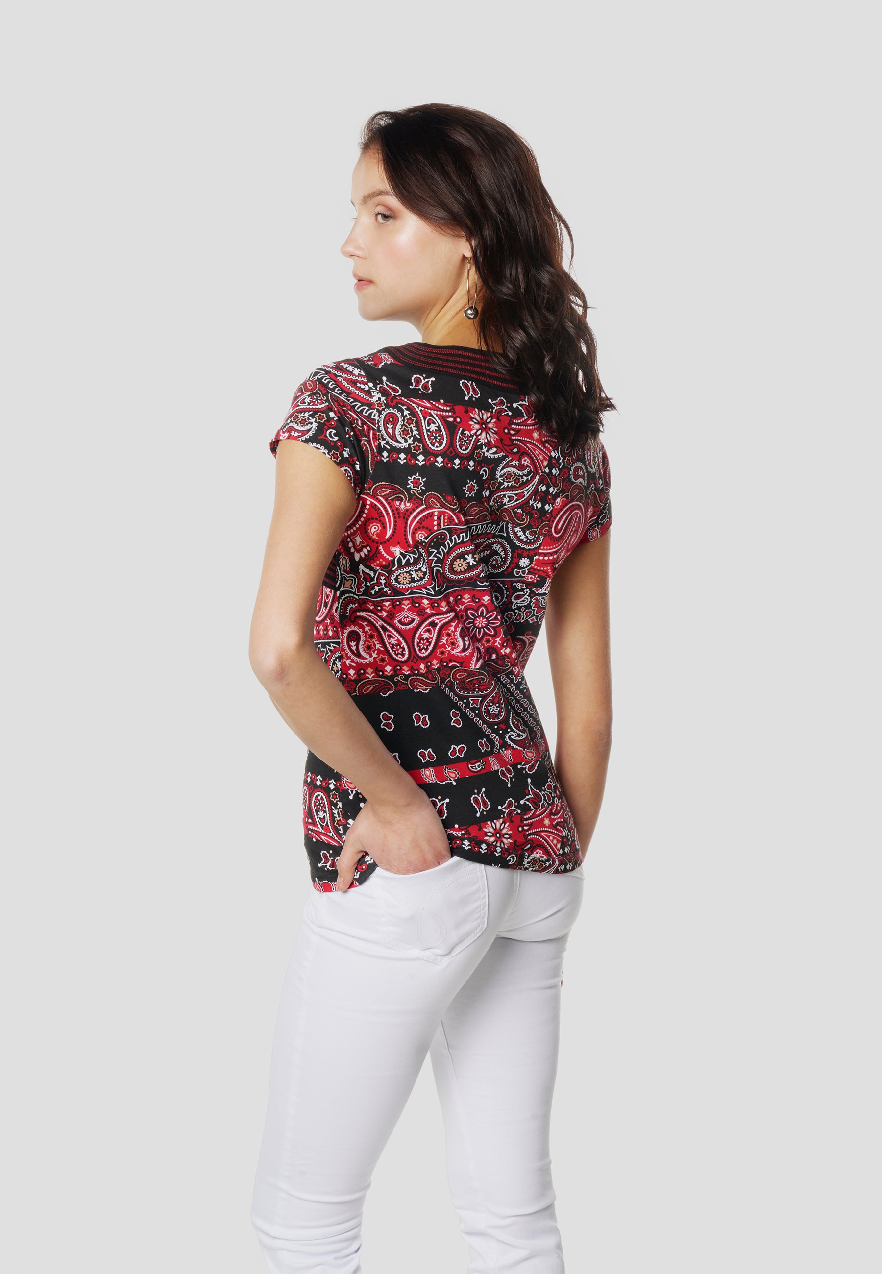 Top Mujer Manga Corta Rojo Estampado Cachemir Cuello Pico Cruzado Bordado Tachas – KOROSHI