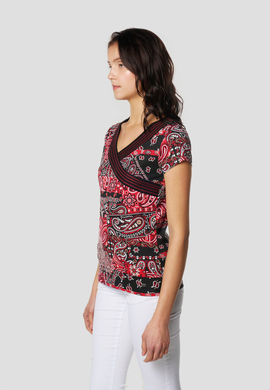 Top Mujer Manga Corta Rojo Estampado Cachemir Cuello Pico Cruzado Bordado Tachas – KOROSHI