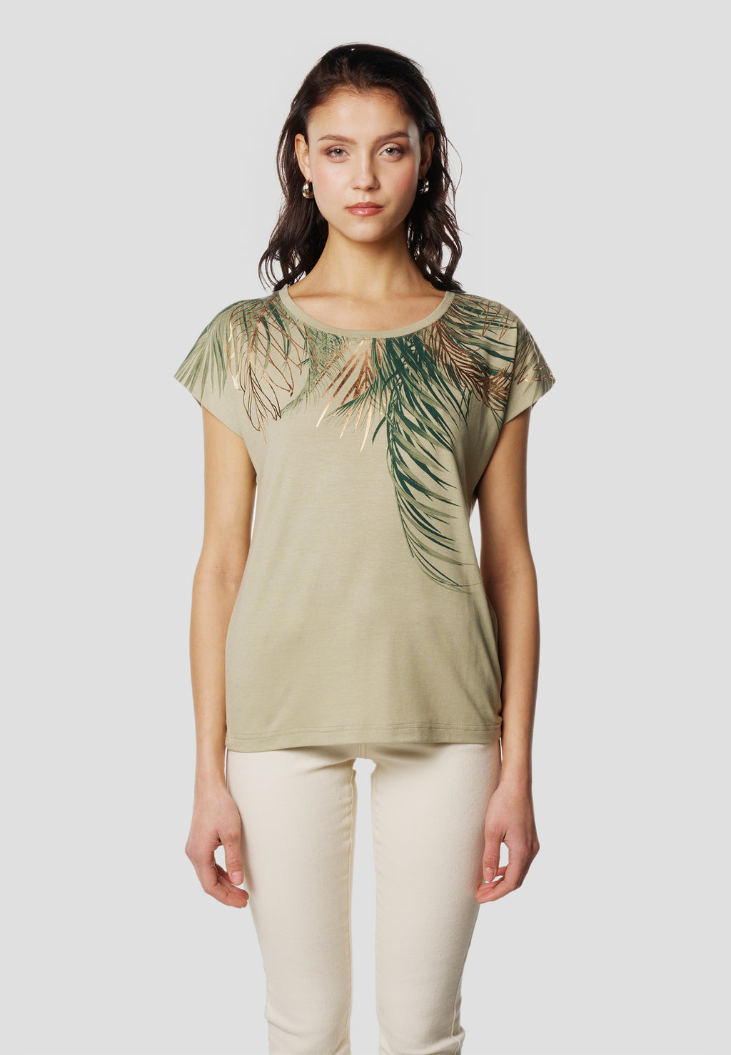 Khakifarbenes Damen-Kurzarm-T-Shirt mit Palmenprint – Koroshi 2612TP06