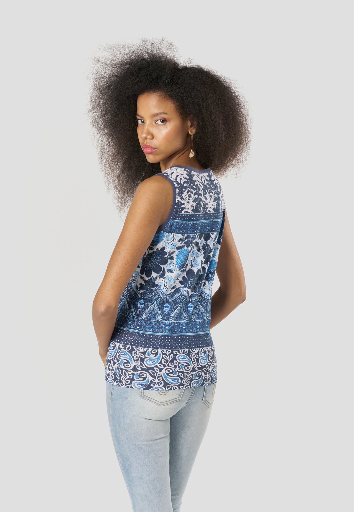 Navy blue women's paisley print tank top - Koroshi 2612TP42