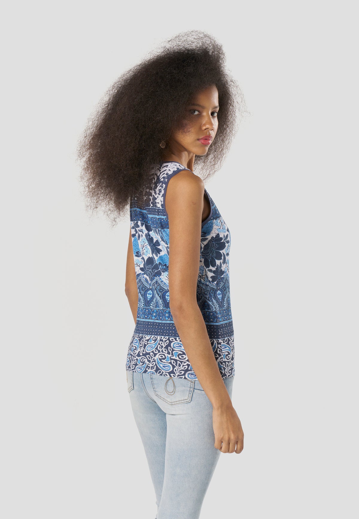 Navy blue women's paisley print tank top - Koroshi 2612TP42