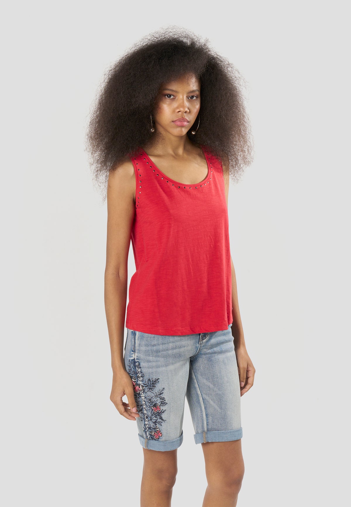 Red women's studded tank top with neckline - Koroshi 2612TP70