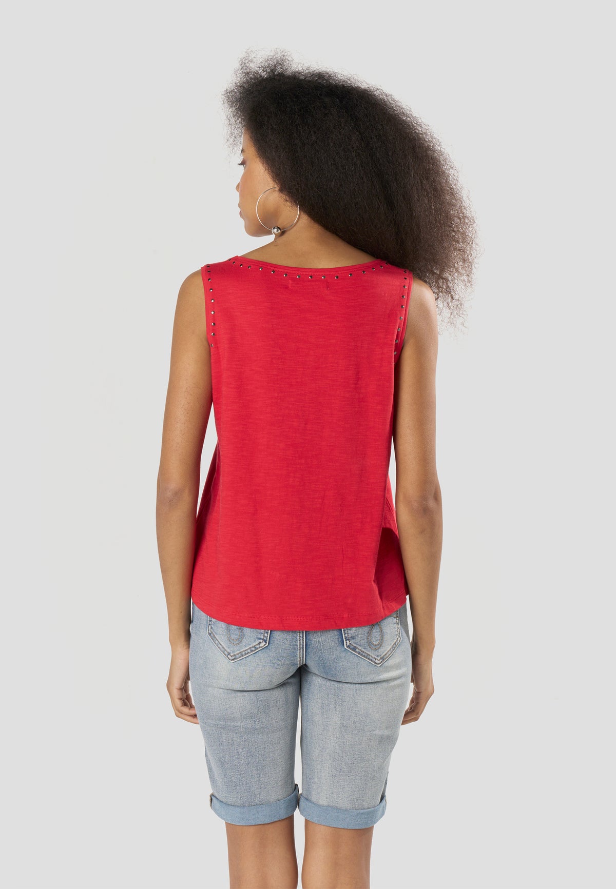 Red women's studded tank top with neckline - Koroshi 2612TP70