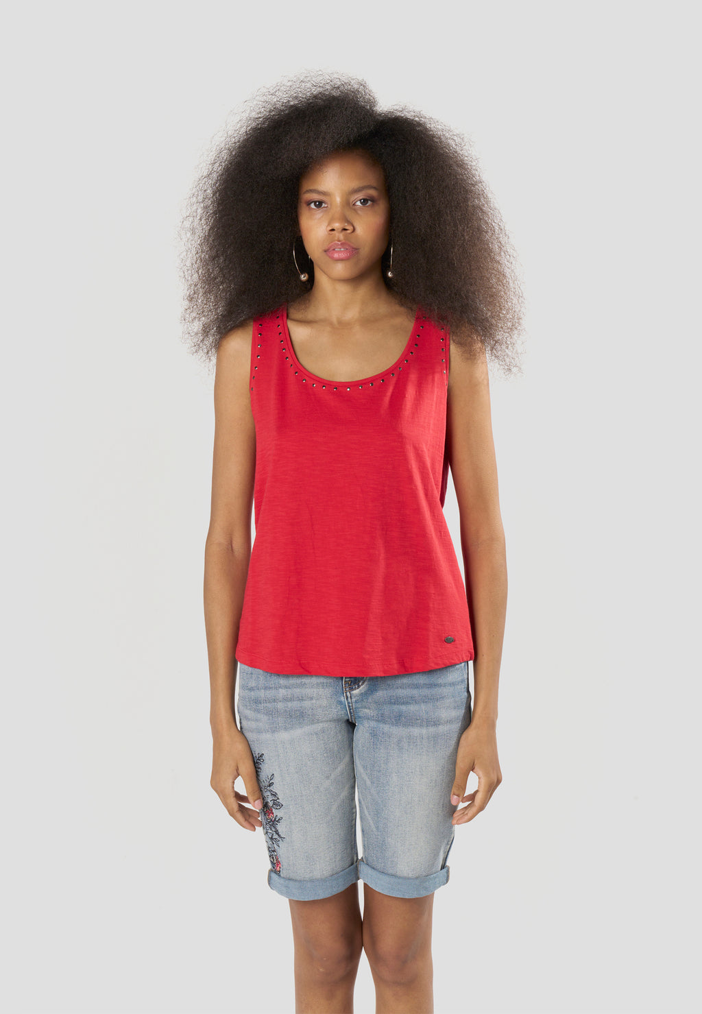 Red women's studded tank top with neckline - Koroshi 2612TP70