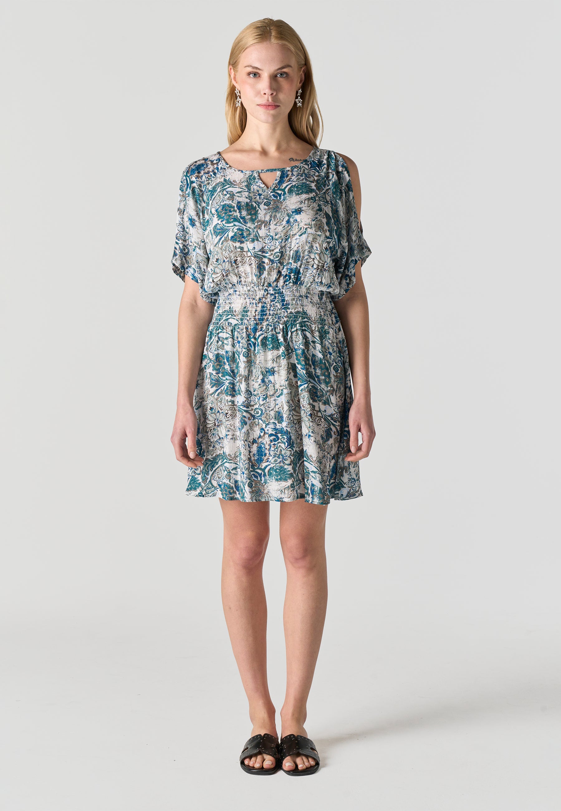 2612VS16-000323-2612VS16_000323_1