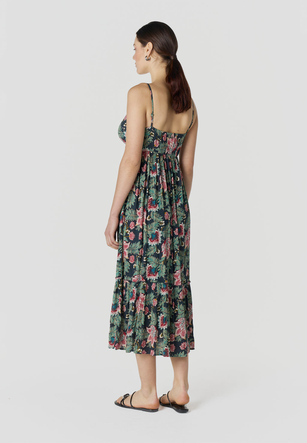 Mehrfarbiges langes Trägerkleid mit Blumenmuster für Damen – Koroshi 2612VS85
