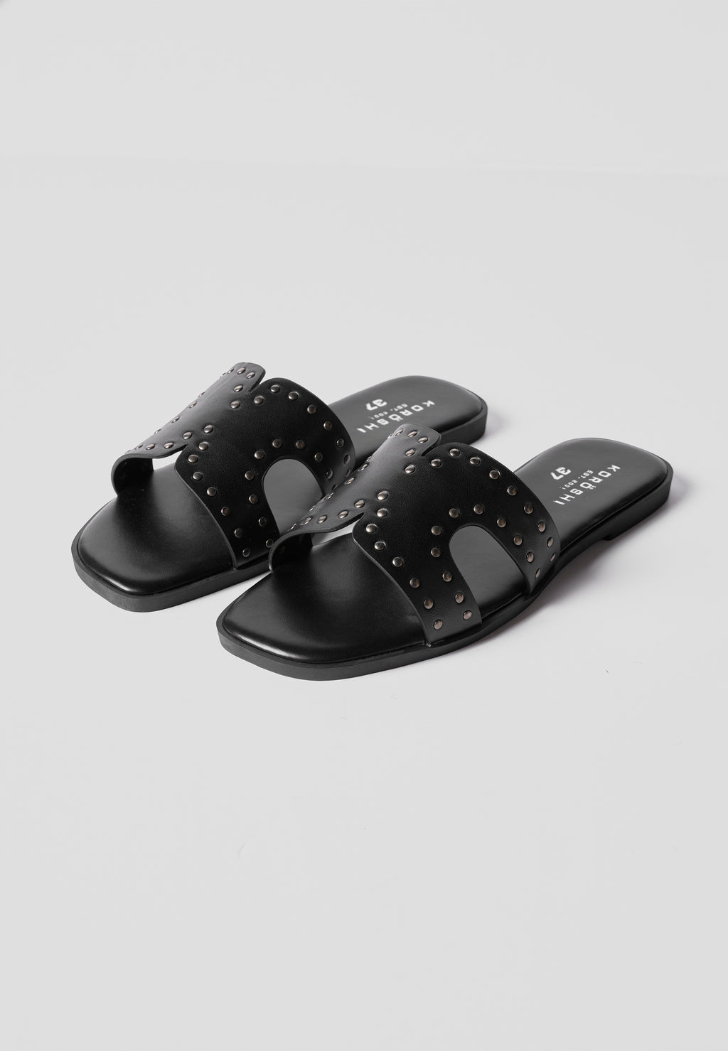 Sandale plate effet cuir noir