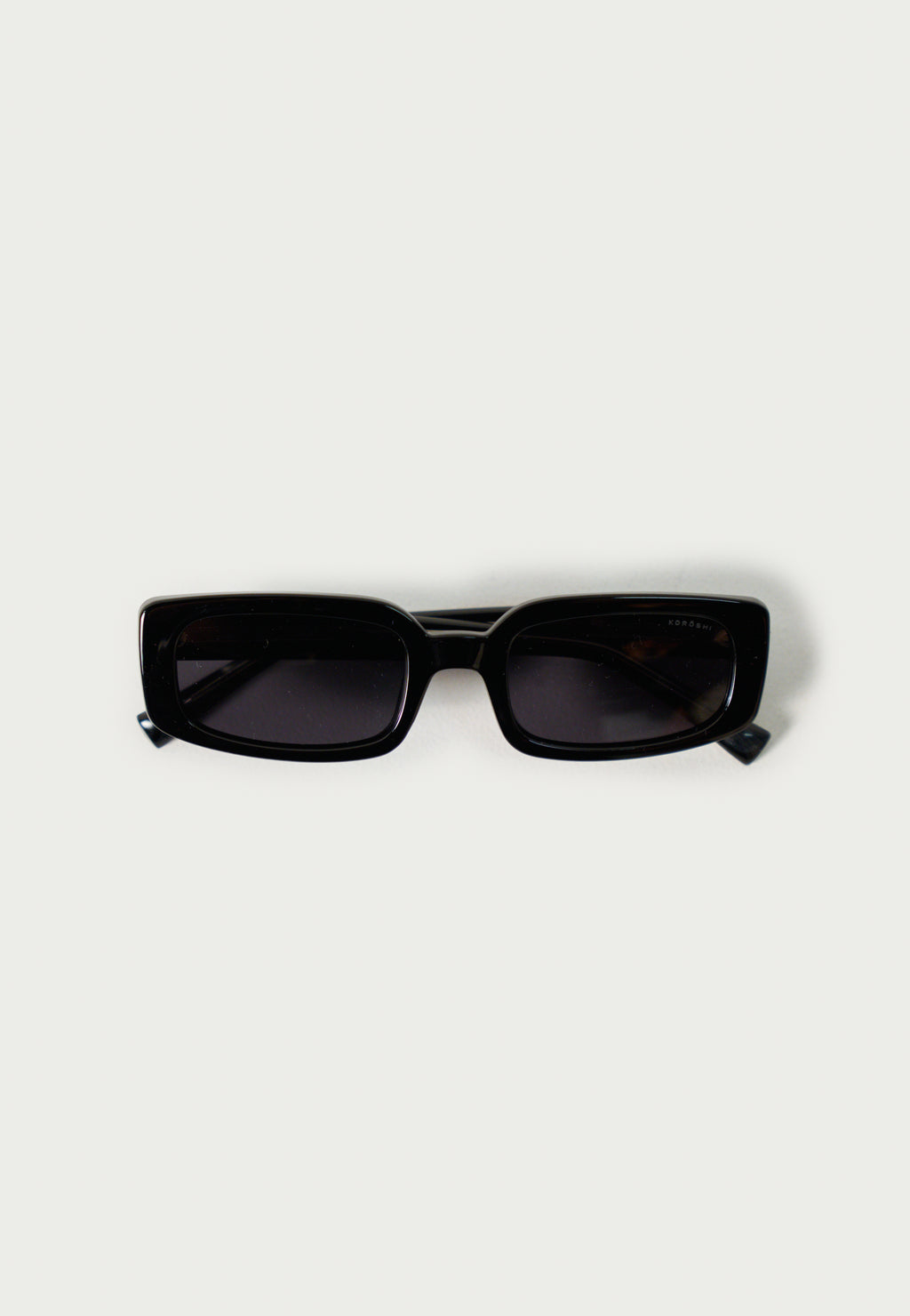 Gafas de Sol Mujer Rectangulares Negras Lentes Polarizadas Efecto Ahumado Prot. UV – KOROSHI
