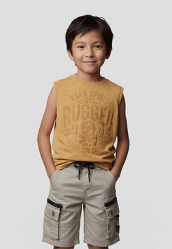 Senffarbenes, bedrucktes ärmelloses Jungen-T-Shirt – Koroshi 2614MS02