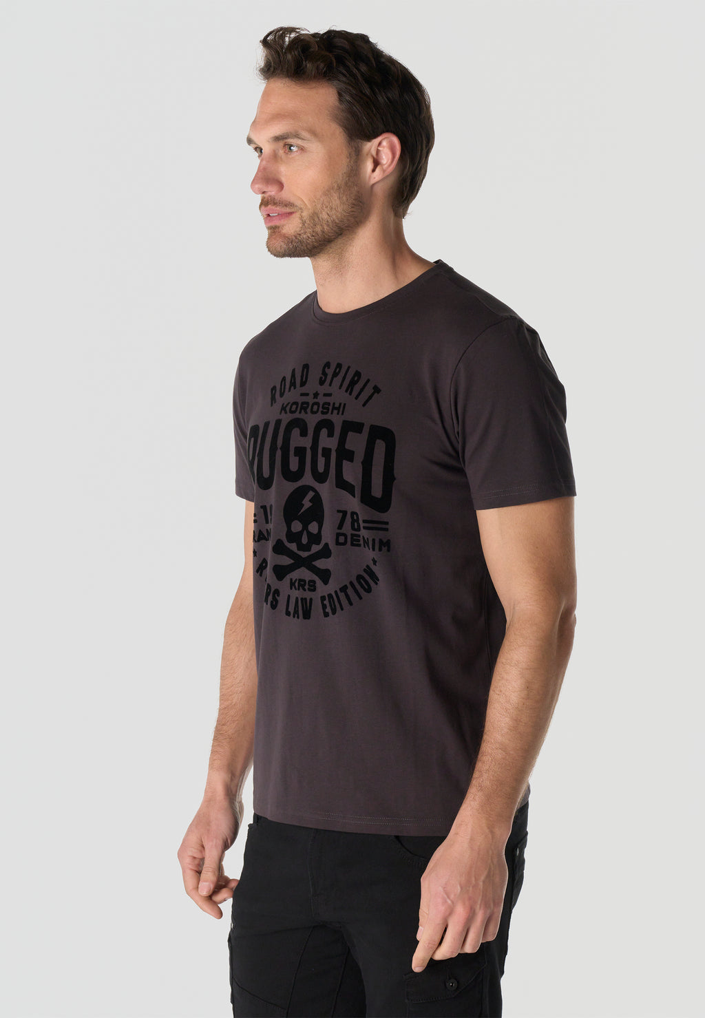 Camiseta Hombre Manga Corta Estampada Antracita Cuello Redondo Regular Fit – KOROSHI
