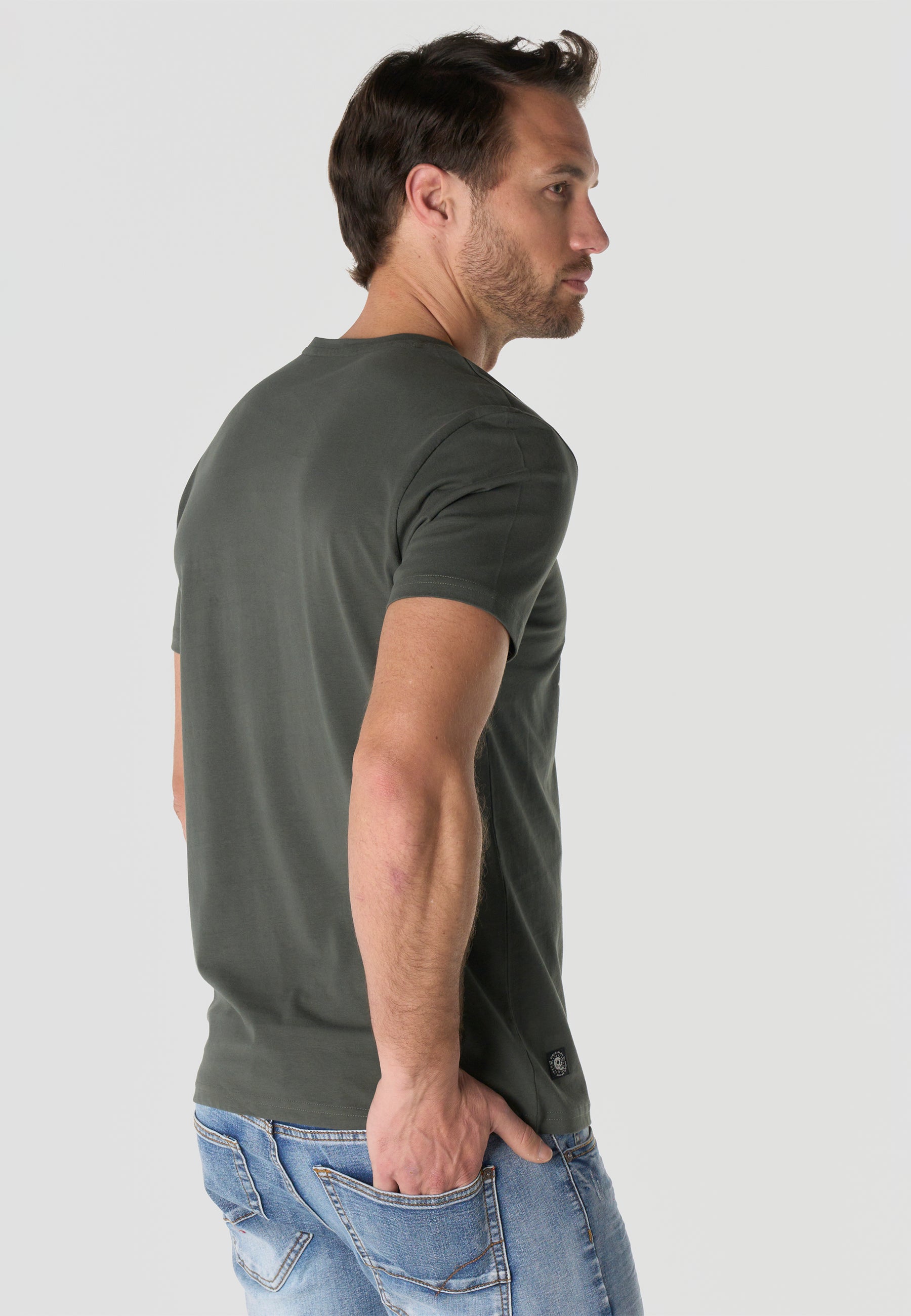 Camiseta Hombre Manga Corta Estampada Kaki Cuello Redondo Regular Fit – KOROSHI