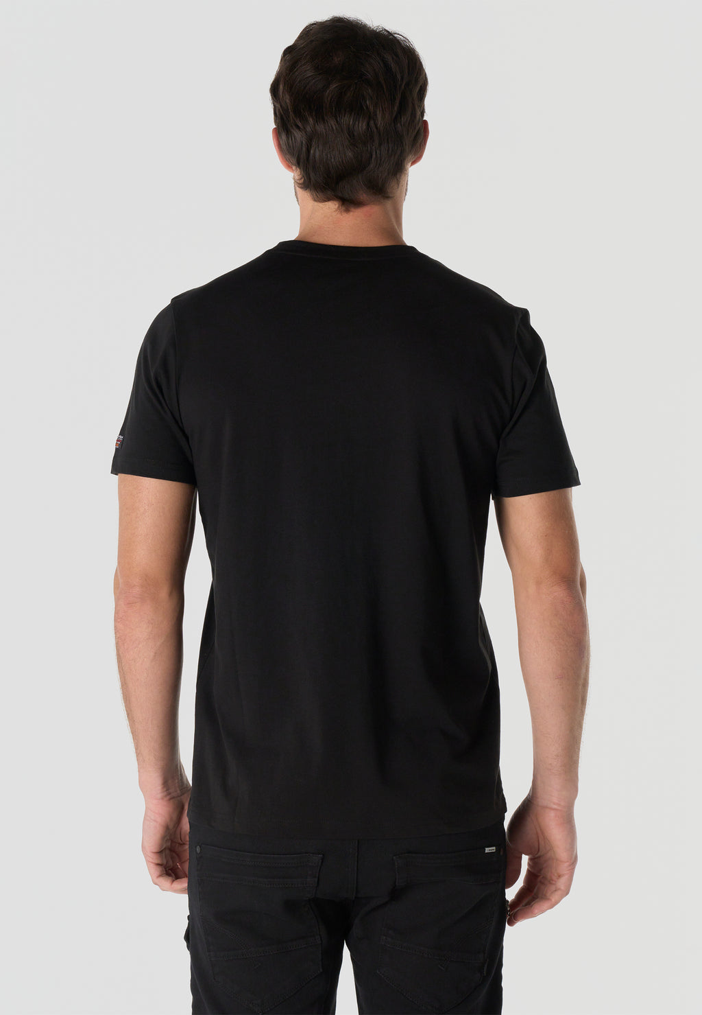 Camiseta Hombre Manga Corta Estampada Negra Cuello Redondo Regular Fit – KOROSHI