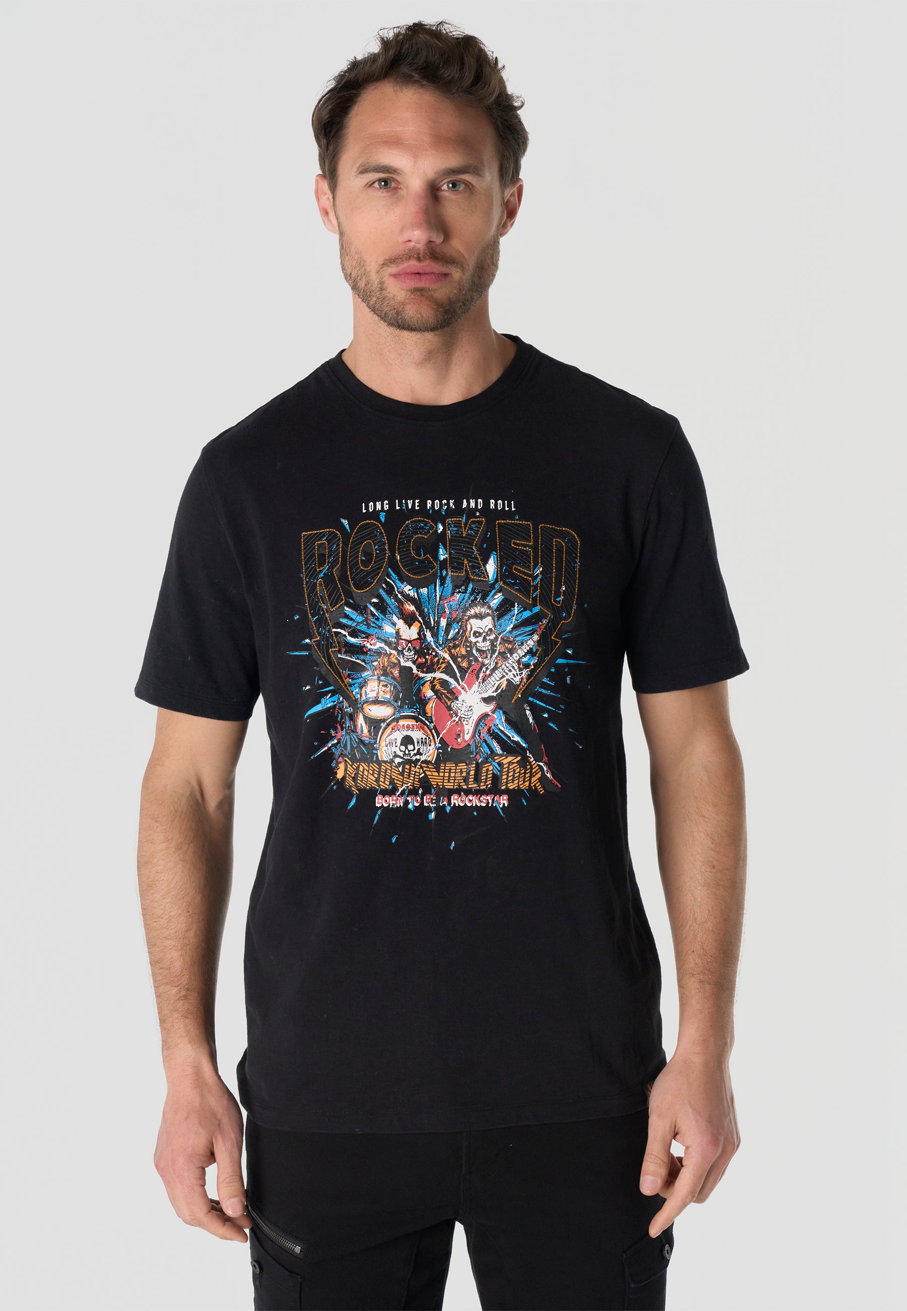 Camiseta Hombre Manga Corta Estampada Negra Cuello Redondo Regular Fit – KOROSHI