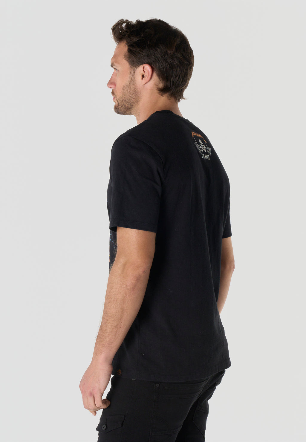 Camiseta Hombre Manga Corta Estampada Negra Cuello Redondo Regular Fit – KOROSHI