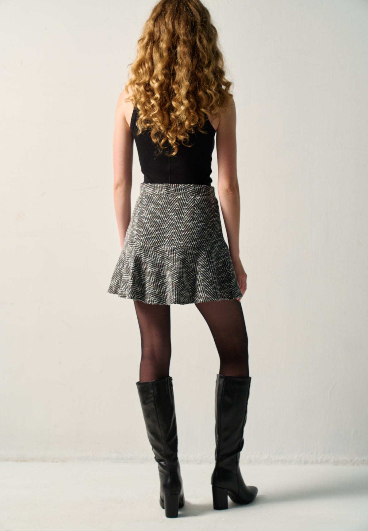 FALDA-SHORT CORTA JACQUARD MOTEADO - BLACK
