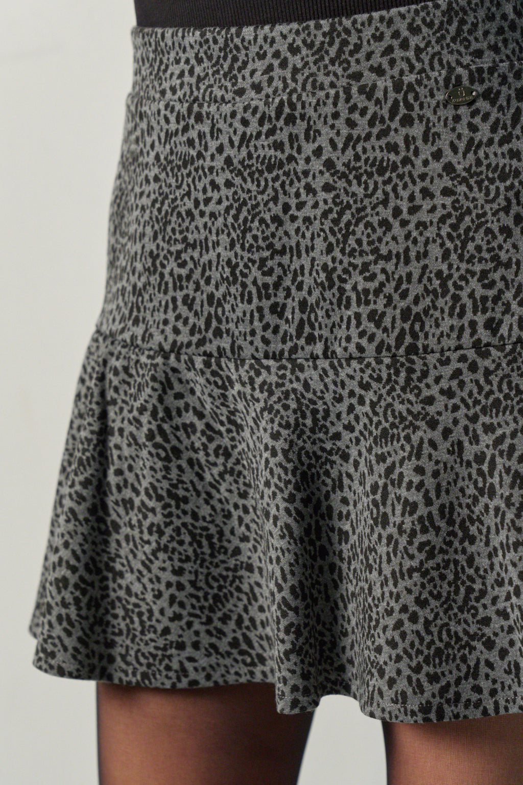 FALDA-SHORT CORTA JACQUARD MOTEADO - GRIS / GREY