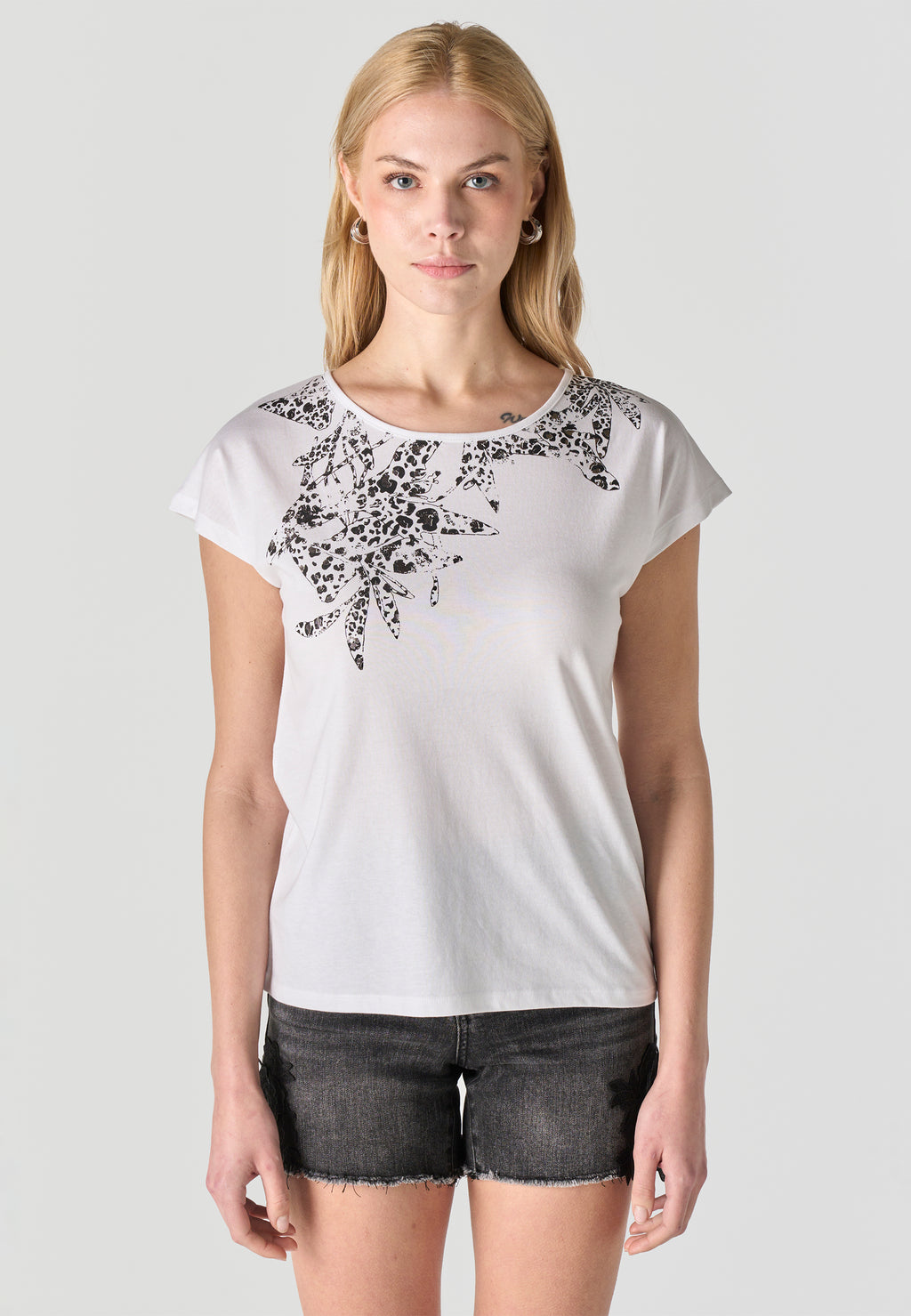Camiseta Mujer Estampado Animal Foil Blanca – Koroshi