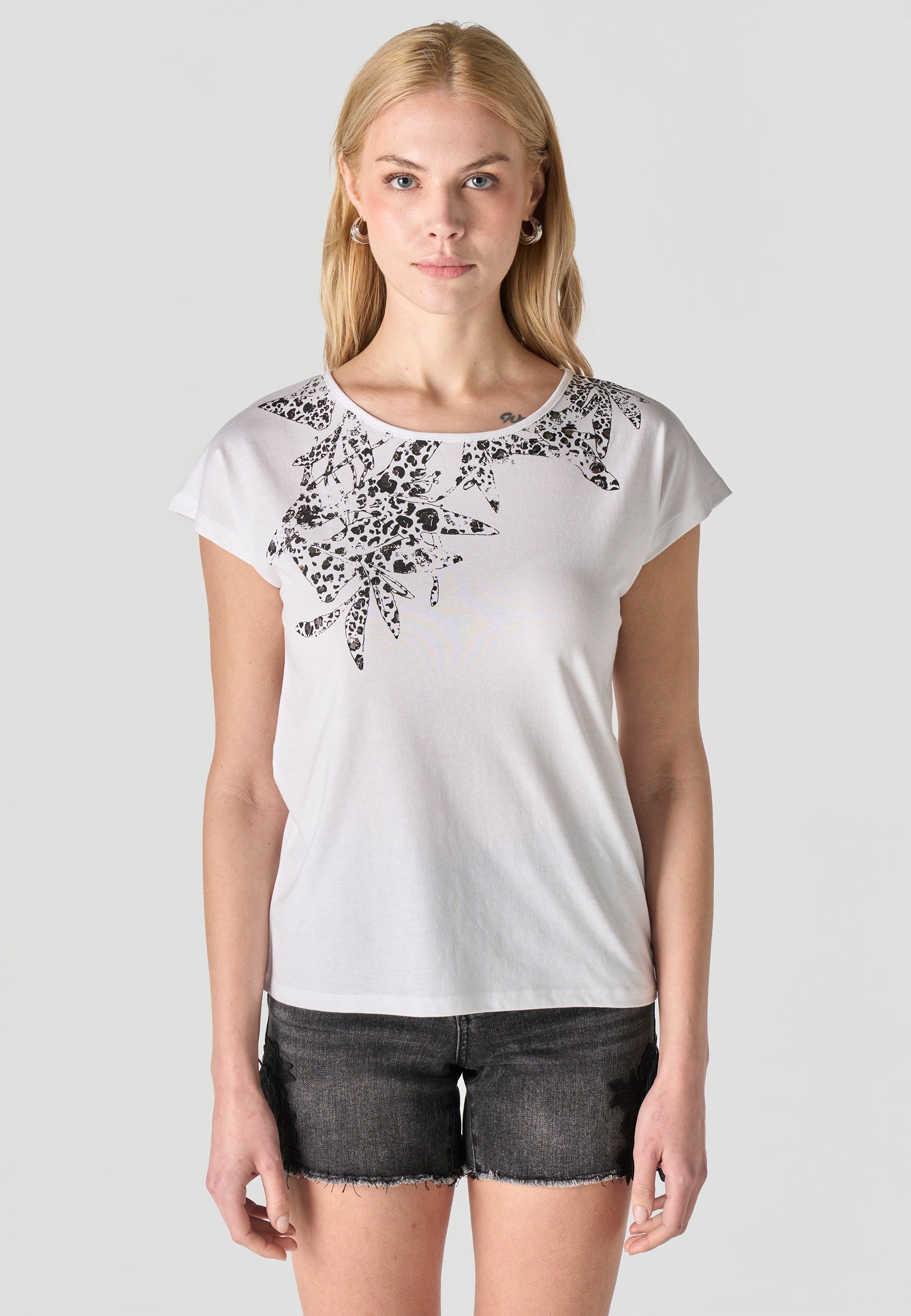 Camiseta Mujer Estampado Animal Foil Blanca – Koroshi