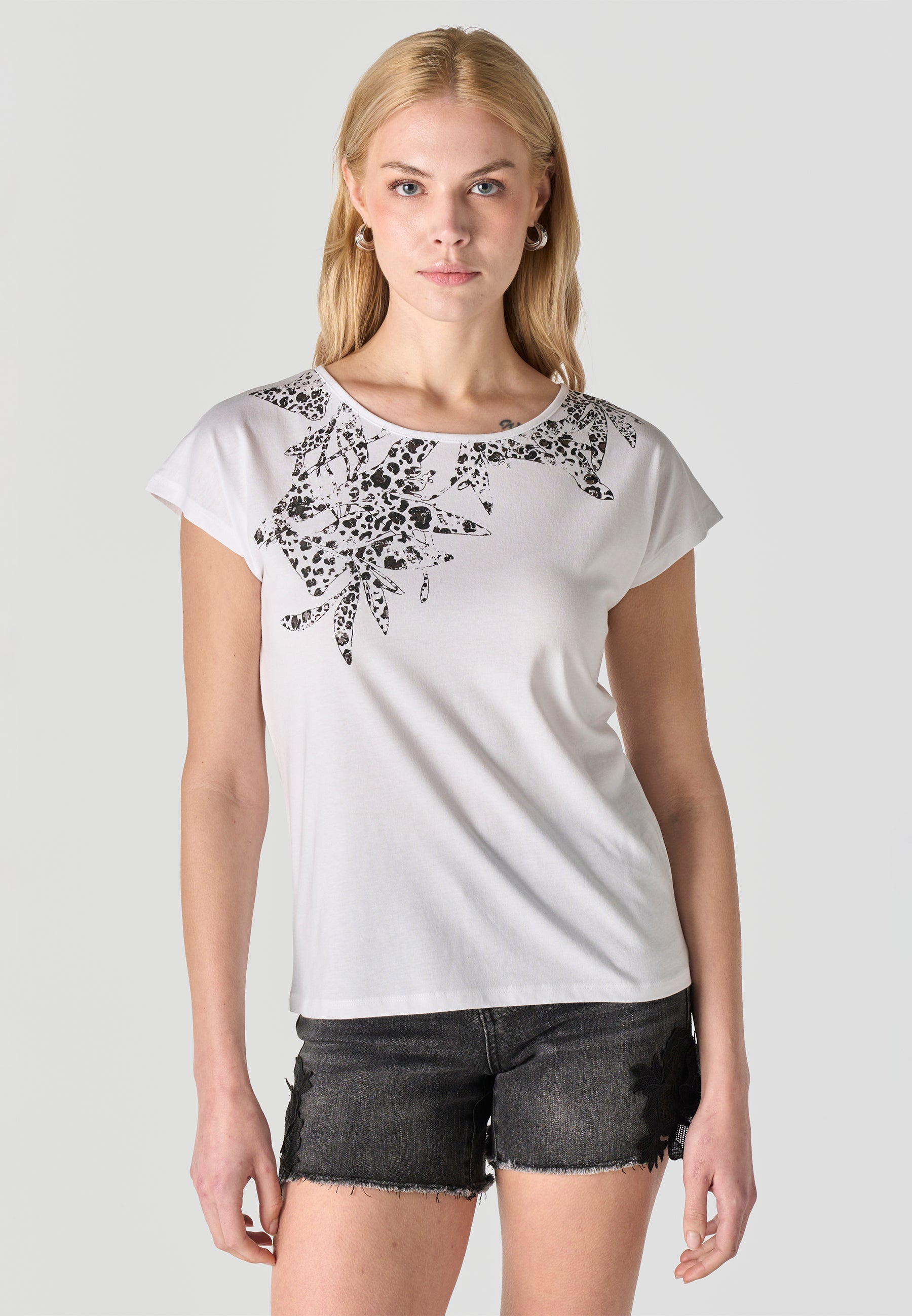 Camiseta Mujer Estampado Animal Foil Blanca – Koroshi