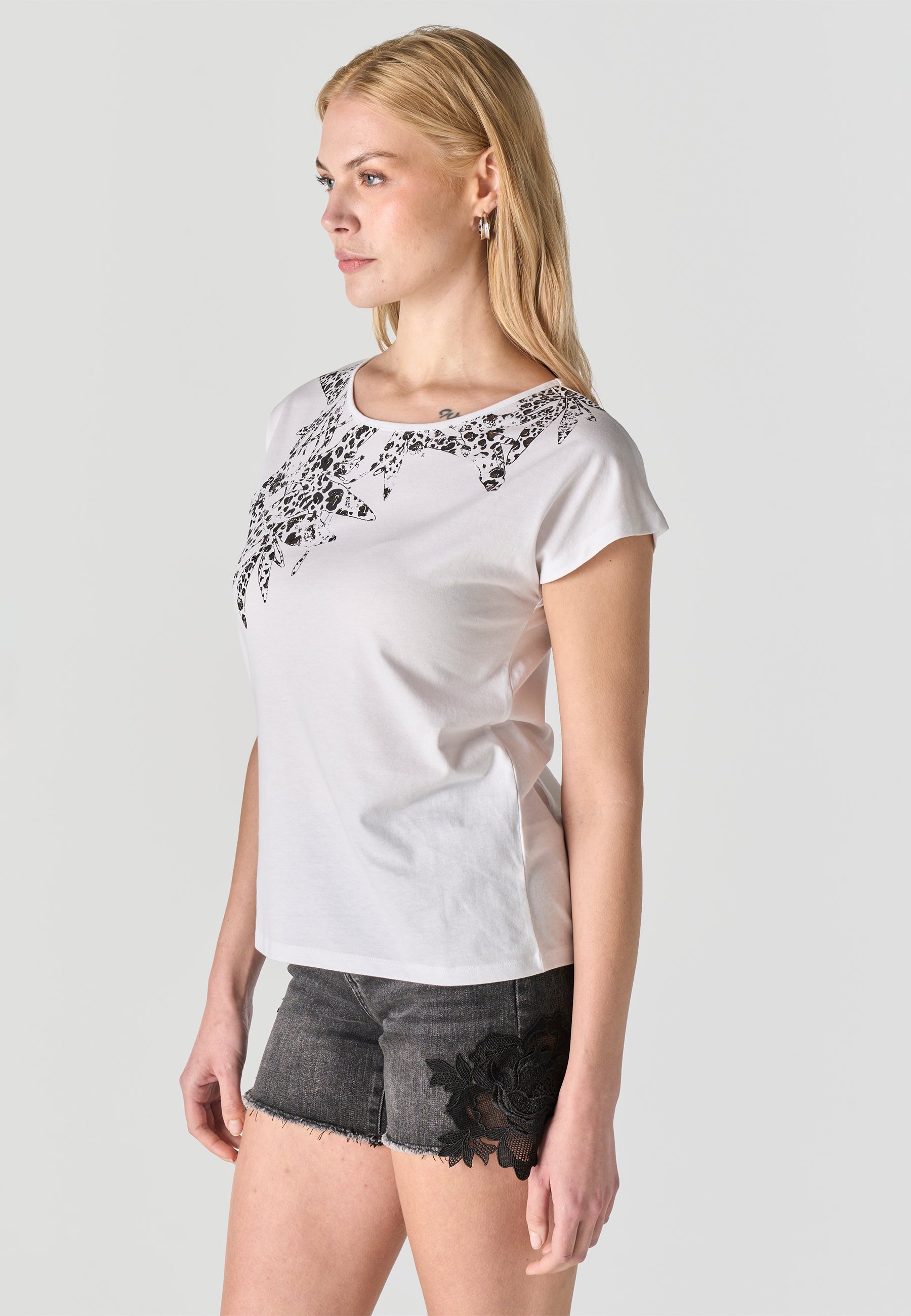 Camiseta Mujer Estampado Animal Foil Blanca – Koroshi