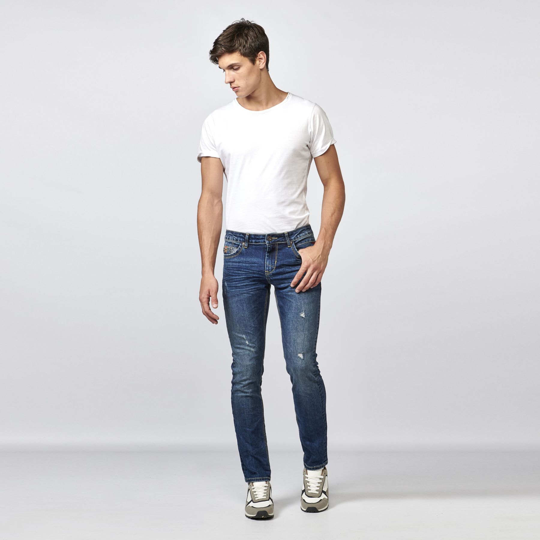 Pantalón largo stretch regular fit denim