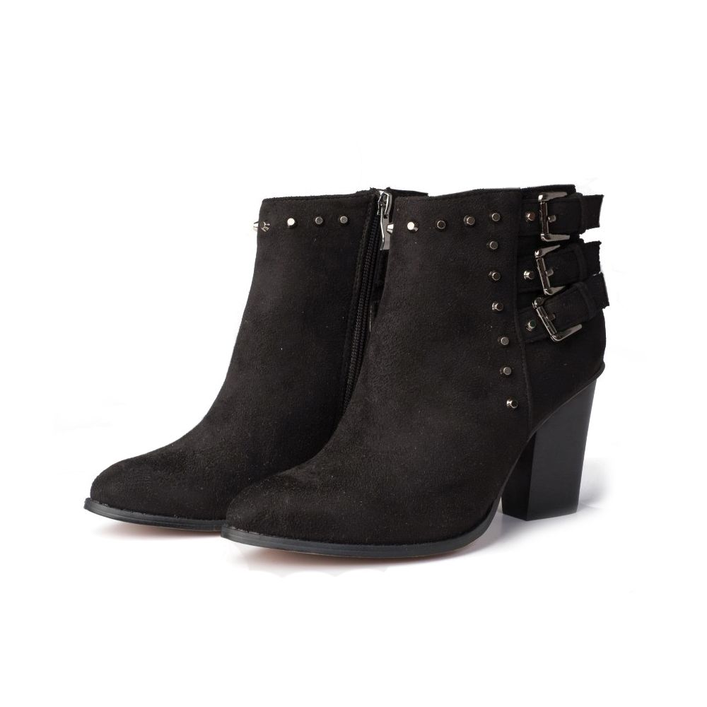 Suede boots with studs 3