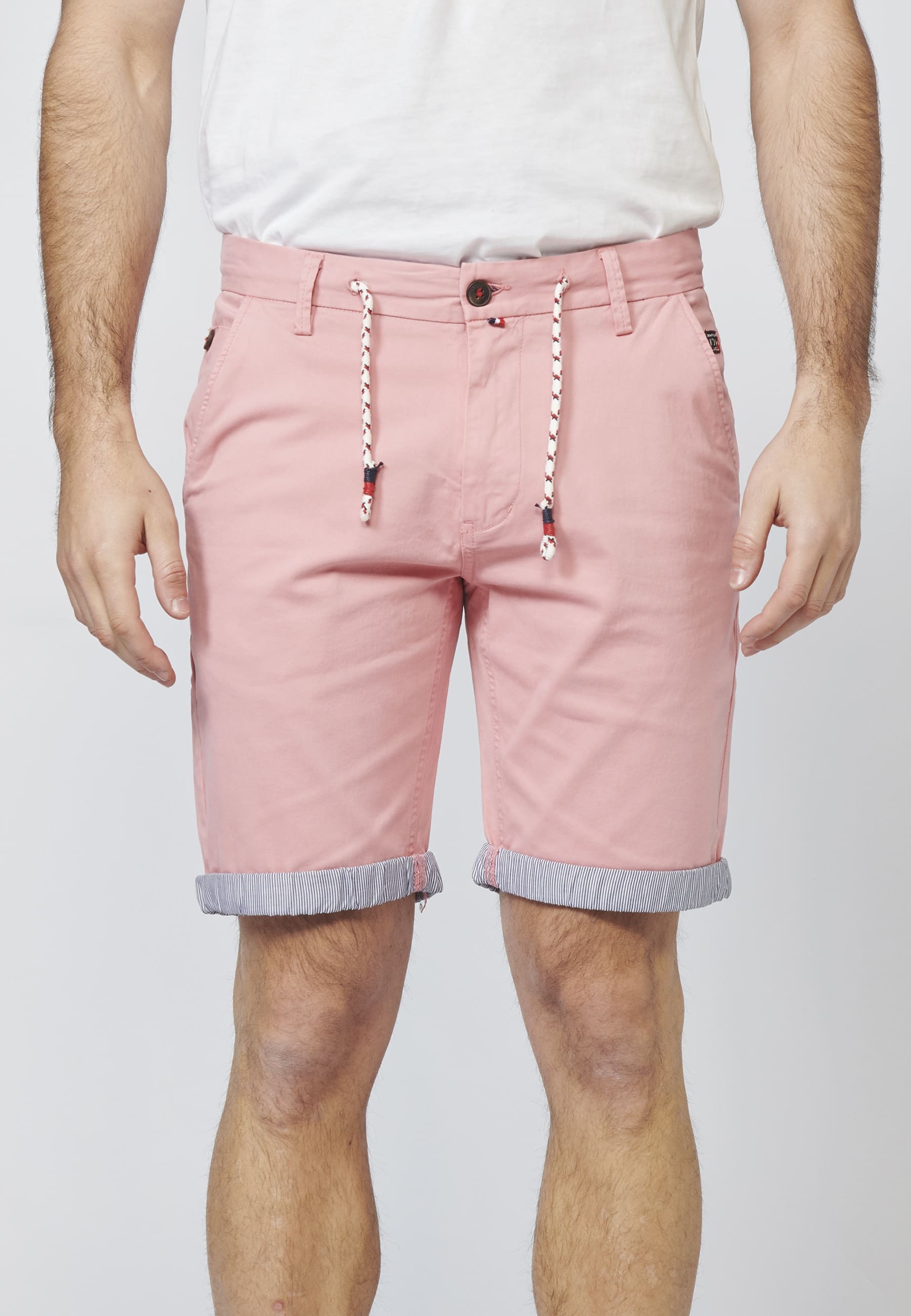 Bermuda Chino con cinco bolsillos y cordón ajustable en cintura para Hombre